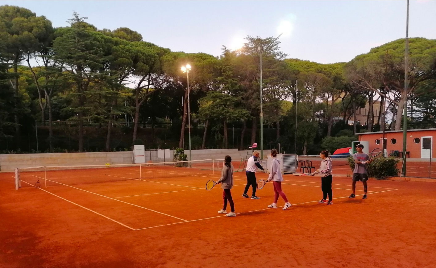 Lezioni collettive di Tennis e Corsi a Castiglioncello